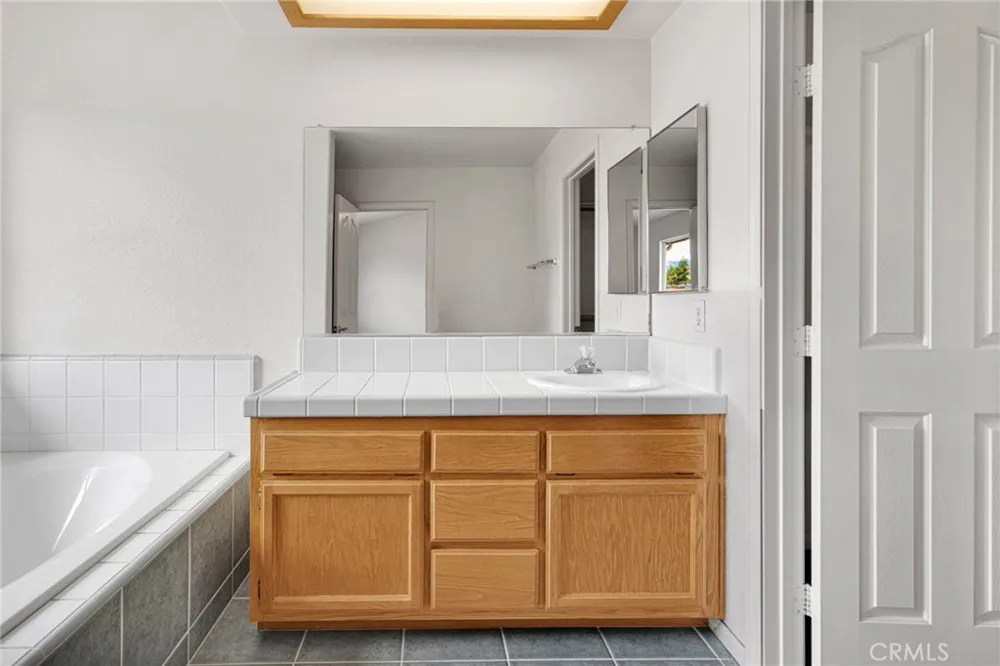 10432 Atsina Phelan, CA 92371