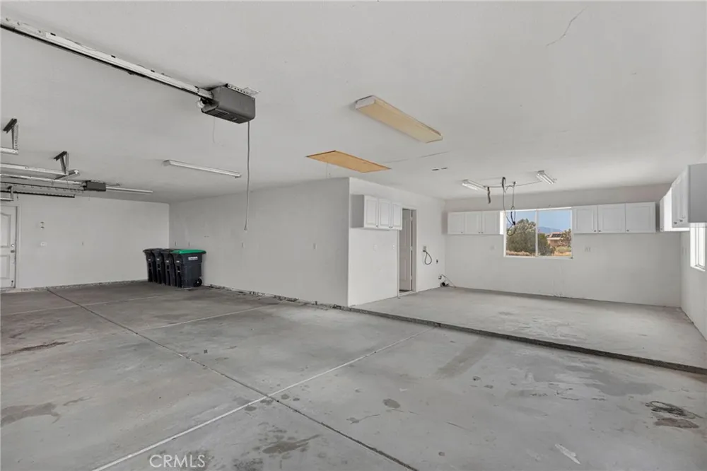 10432 Atsina Phelan, CA 92371