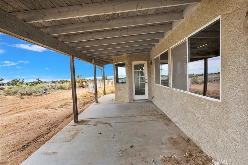 10432 Atsina Phelan, CA 92371