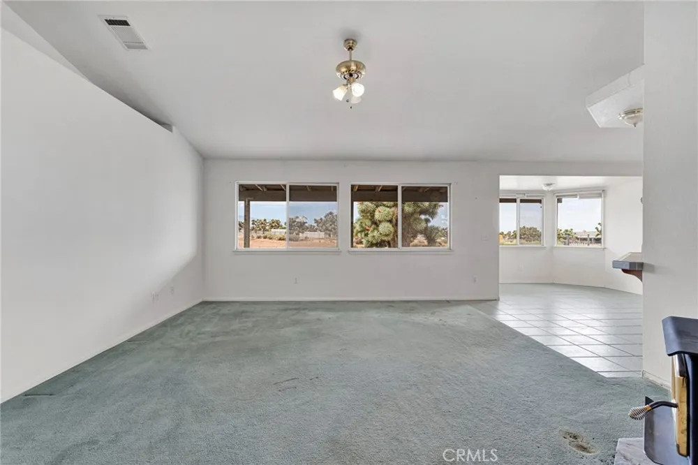 10432 Atsina Phelan, CA 92371