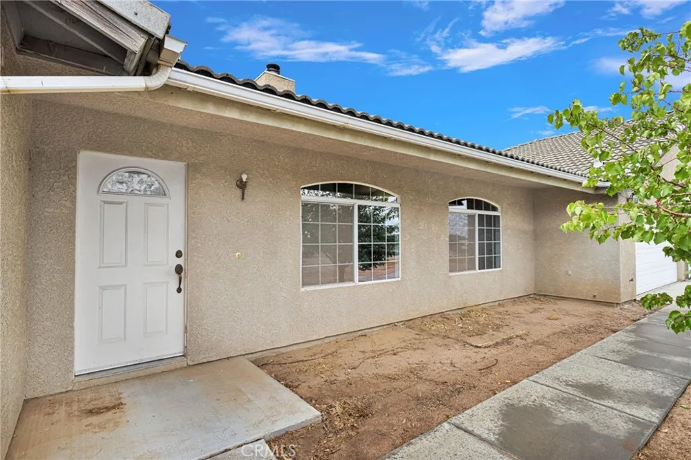 10432 Atsina Phelan, CA 92371