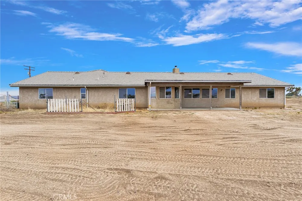 10432 Atsina Phelan, CA 92371