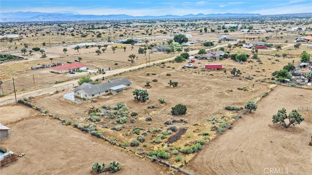 10432 Atsina Phelan, CA 92371