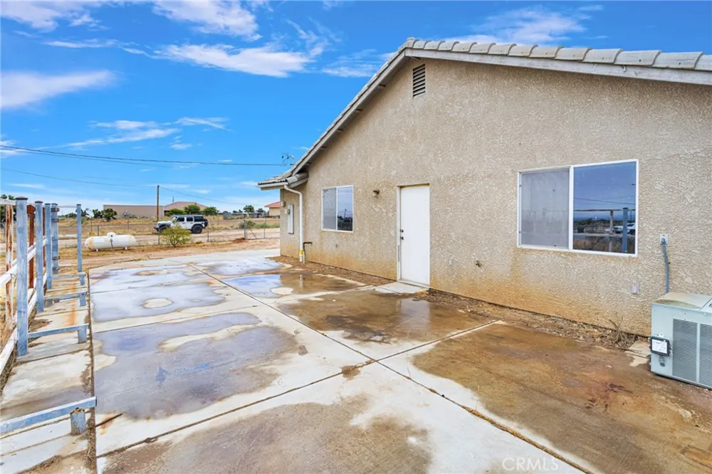 10432 Atsina Phelan, CA 92371