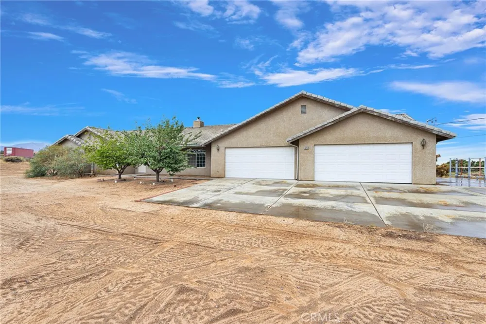 10432 Atsina Phelan, CA 92371