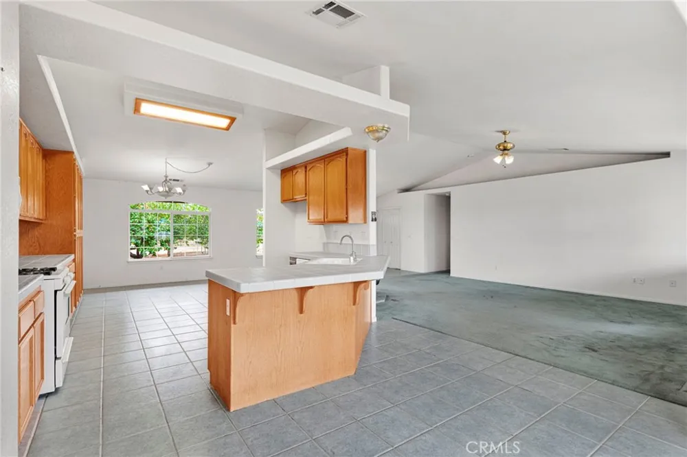 10432 Atsina Phelan, CA 92371