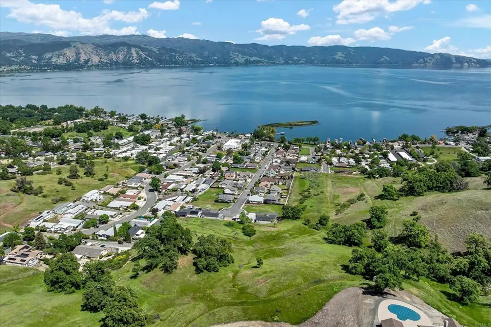 501 Island View Drive Lakeport, CA 95453