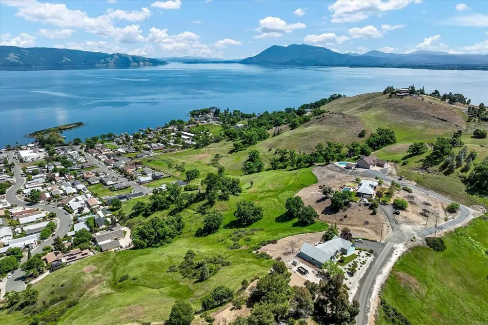 501 Island View Drive Lakeport, CA 95453