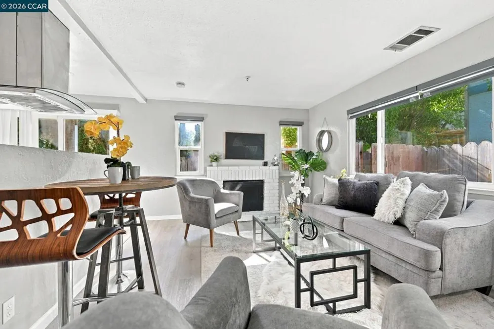 1880 Premier Pl. Concord, CA 94520