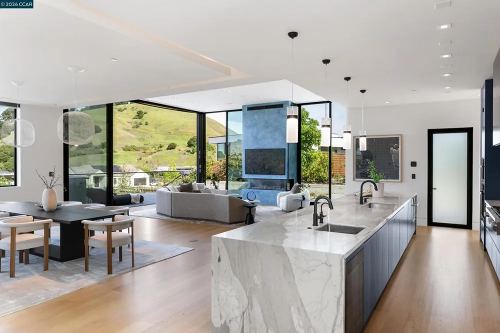 83 Dairy Creek Ln Orinda, CA 94563