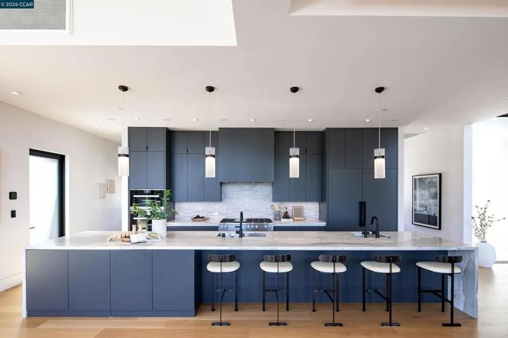 83 Dairy Creek Ln Orinda, CA 94563