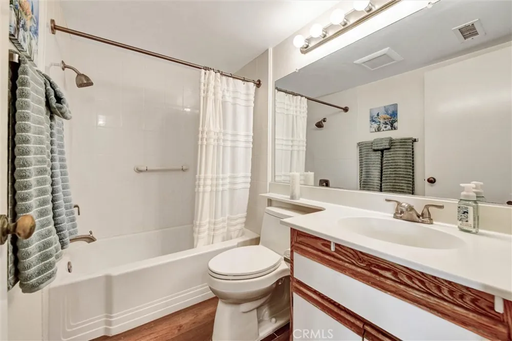 3500 S Greenville Santa Ana, CA 92704
