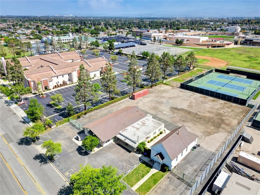 3500 S Greenville Santa Ana, CA 92704