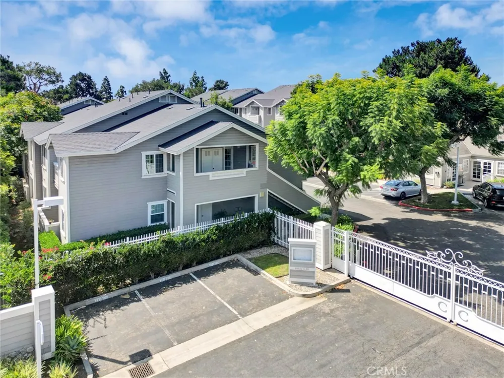 3500 S Greenville Santa Ana, CA 92704