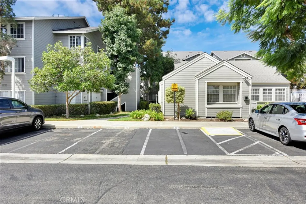 3500 S Greenville Santa Ana, CA 92704
