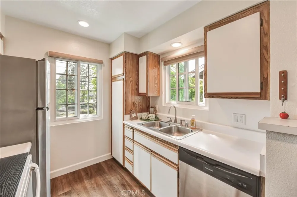 3500 S Greenville Santa Ana, CA 92704