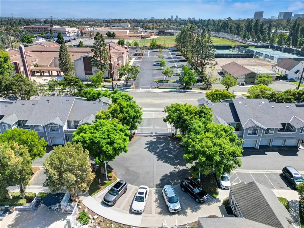 3500 S Greenville Santa Ana, CA 92704