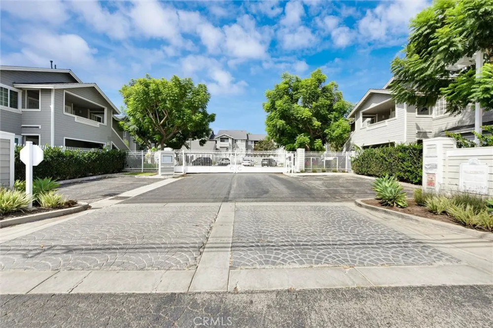 3500 S Greenville Santa Ana, CA 92704