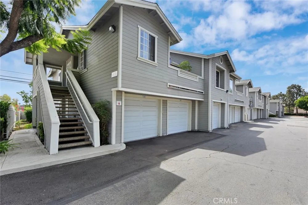 3500 S Greenville Santa Ana, CA 92704
