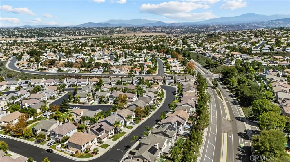 33413 Alagon Temecula, CA 92592