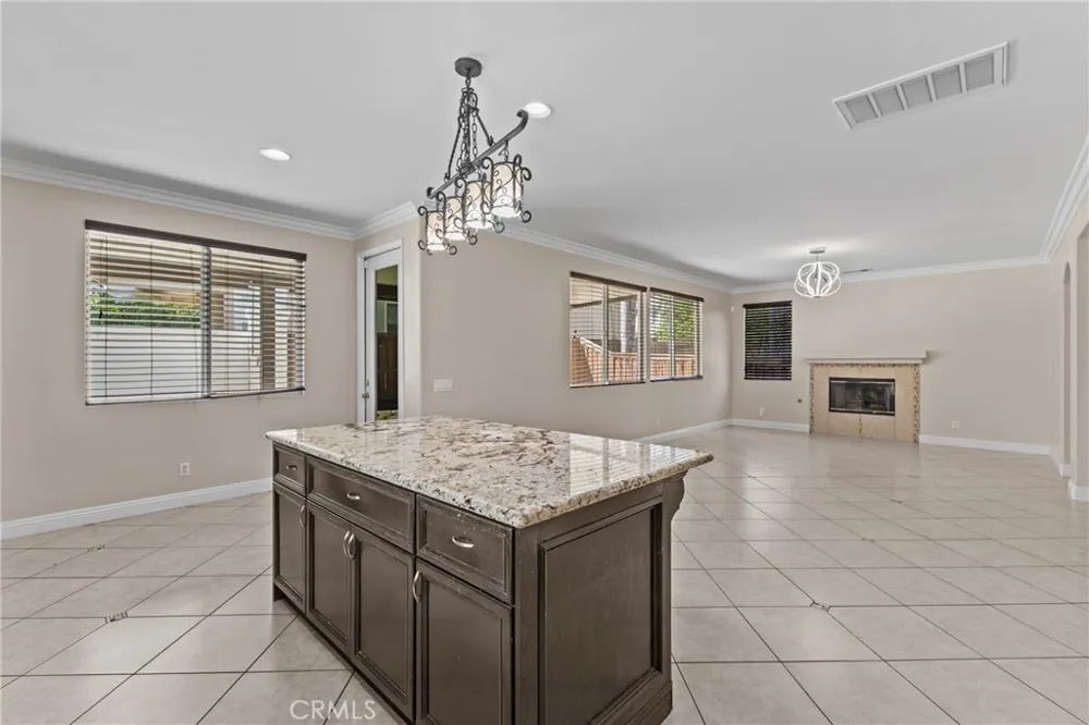 33413 Alagon Temecula, CA 92592