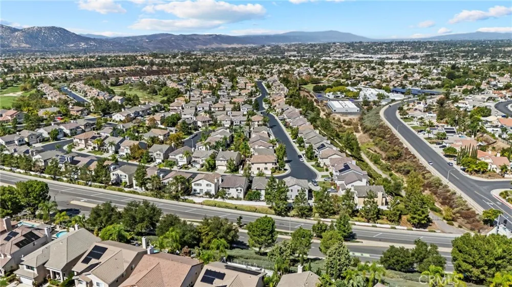 33413 Alagon Temecula, CA 92592