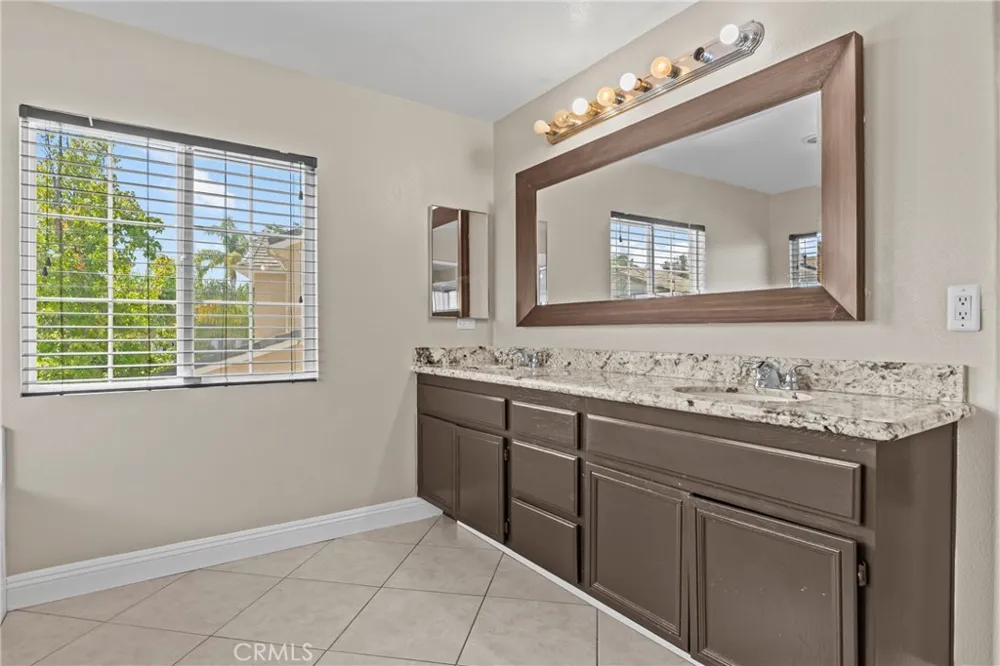 33413 Alagon Temecula, CA 92592