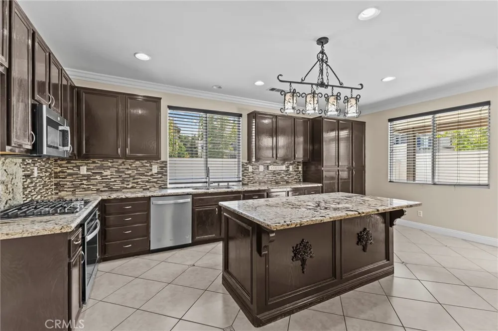 33413 Alagon Temecula, CA 92592