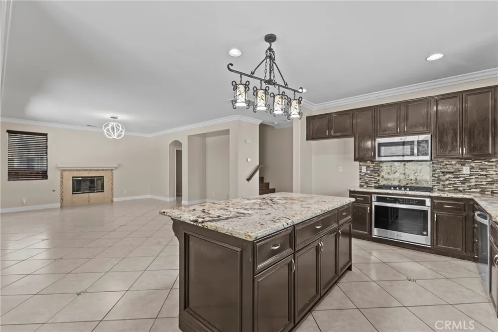 33413 Alagon Temecula, CA 92592
