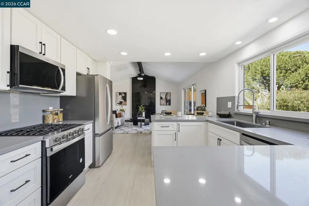 4295 Suzanne Dr Pittsburg, CA 94565