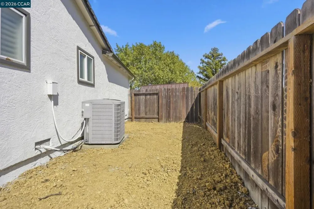 4295 Suzanne Dr Pittsburg, CA 94565