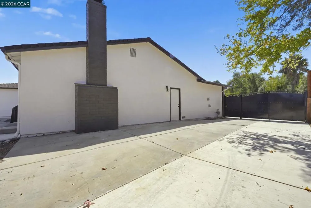 4295 Suzanne Dr Pittsburg, CA 94565