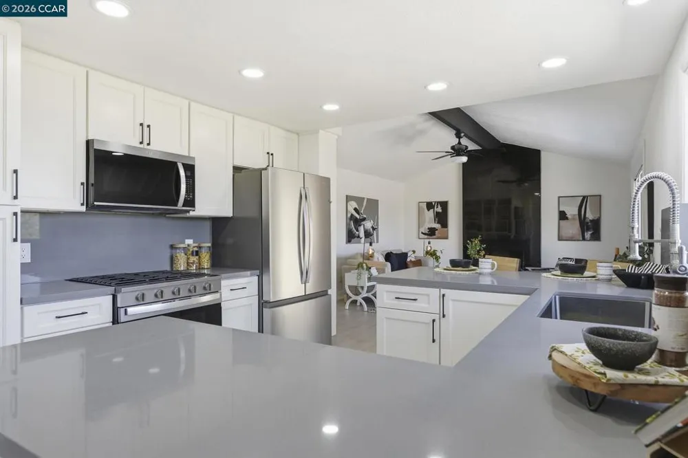 4295 Suzanne Dr Pittsburg, CA 94565