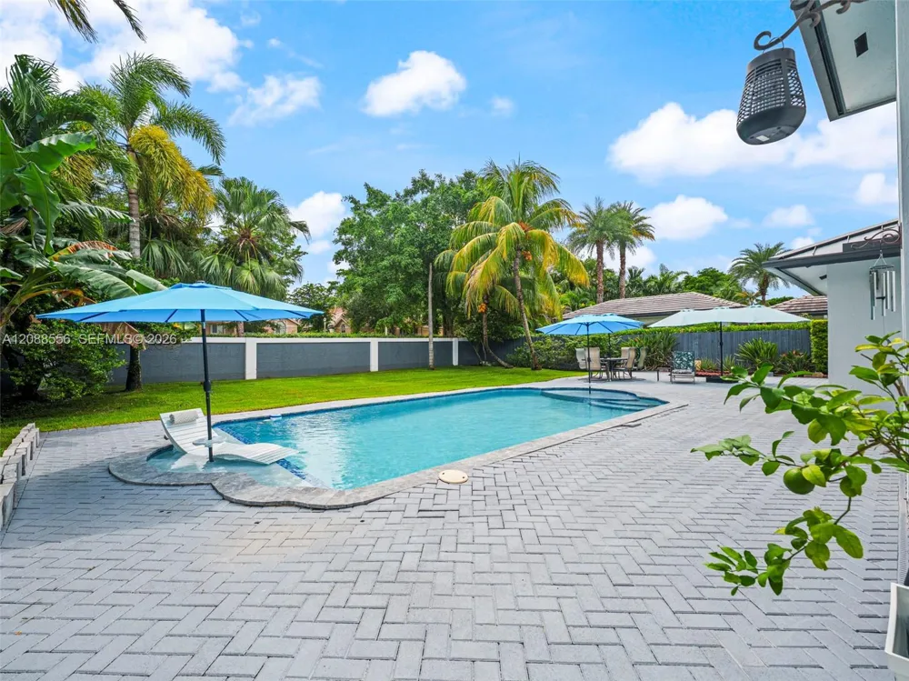 15822 SW 103rd Ln Miami, FL 33196
