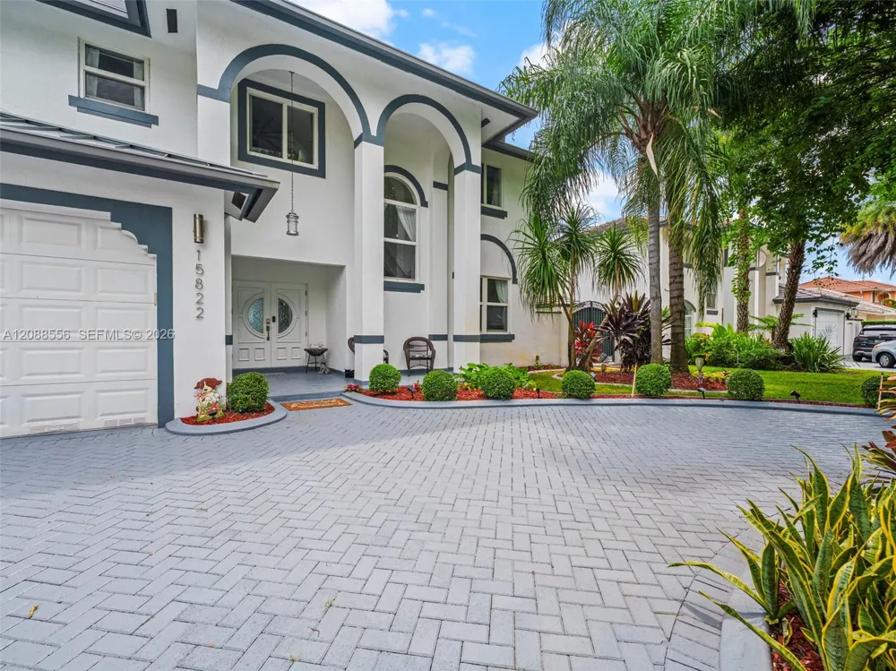 15822 SW 103rd Ln Miami, FL 33196