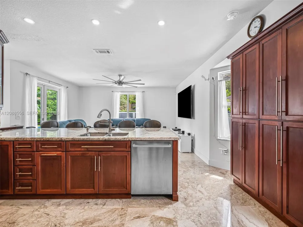 15822 SW 103rd Ln Miami, FL 33196