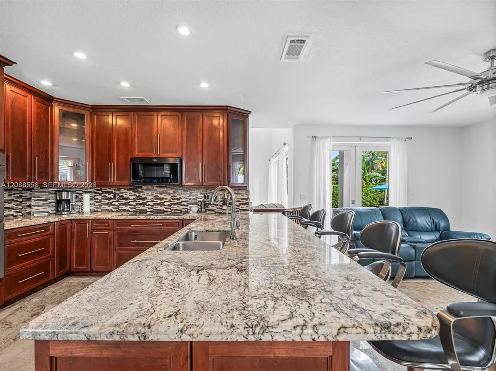 15822 SW 103rd Ln Miami, FL 33196