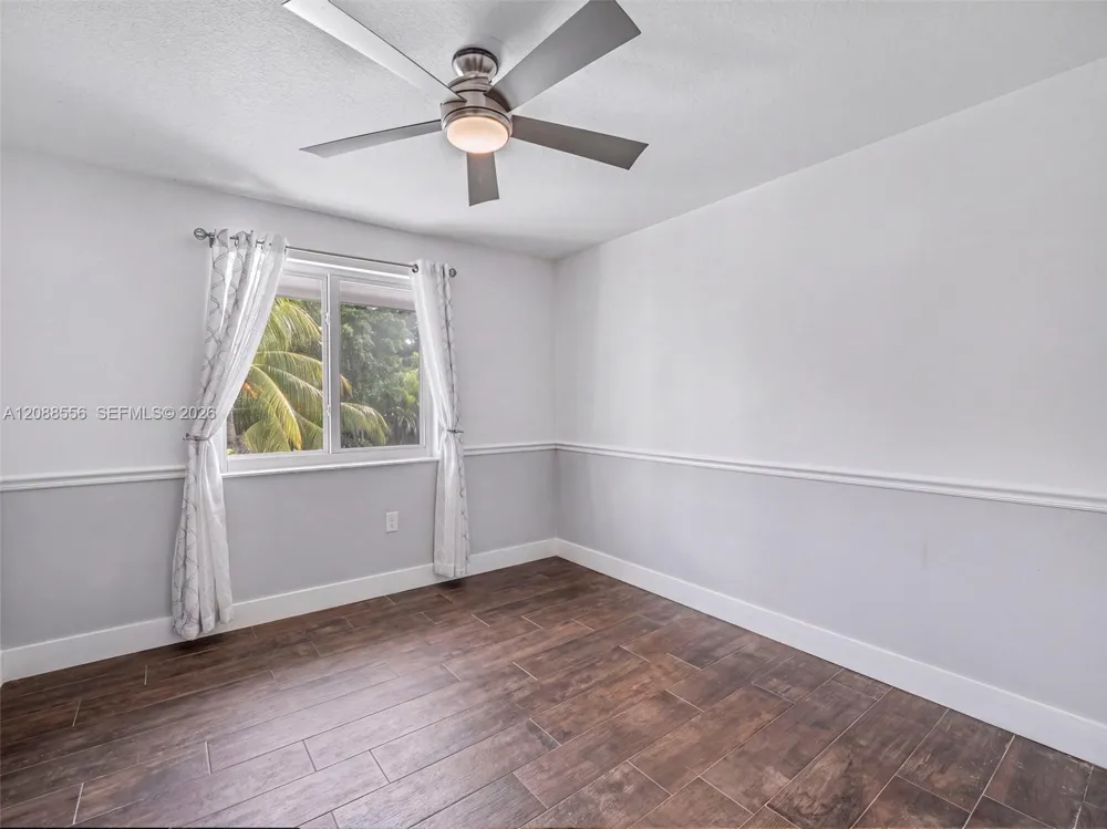 15822 SW 103rd Ln Miami, FL 33196