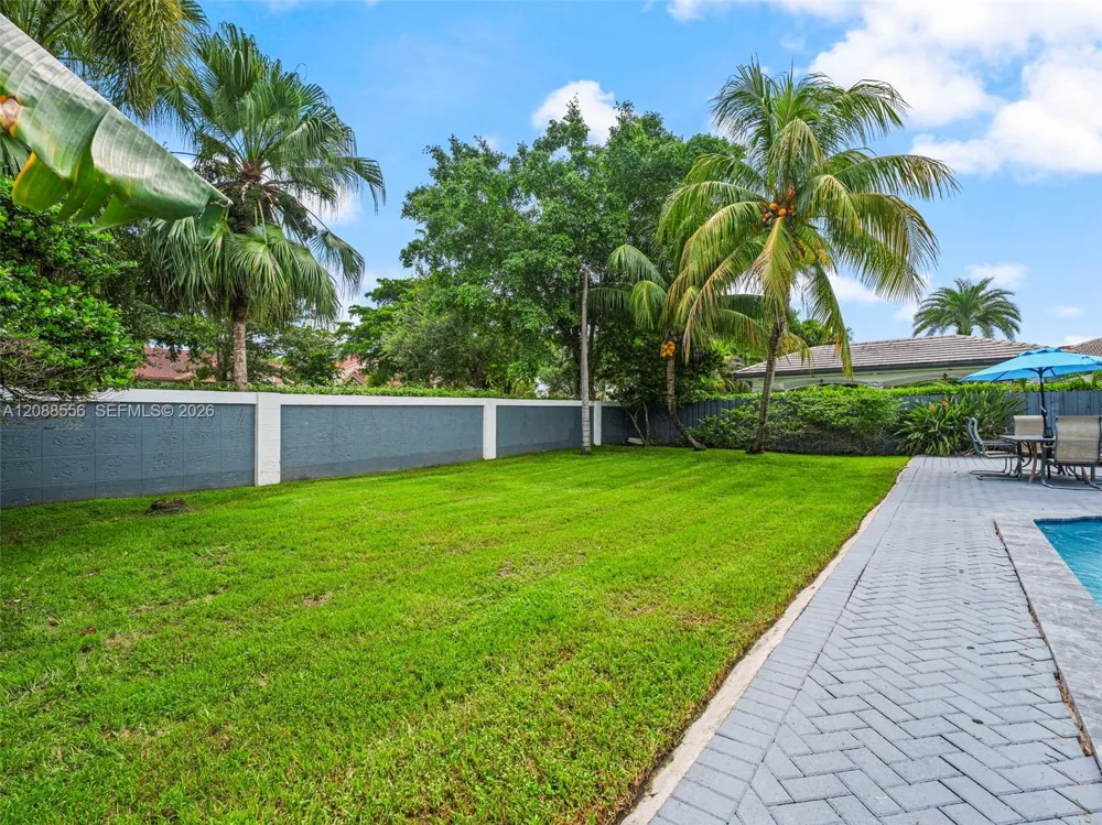 15822 SW 103rd Ln Miami, FL 33196