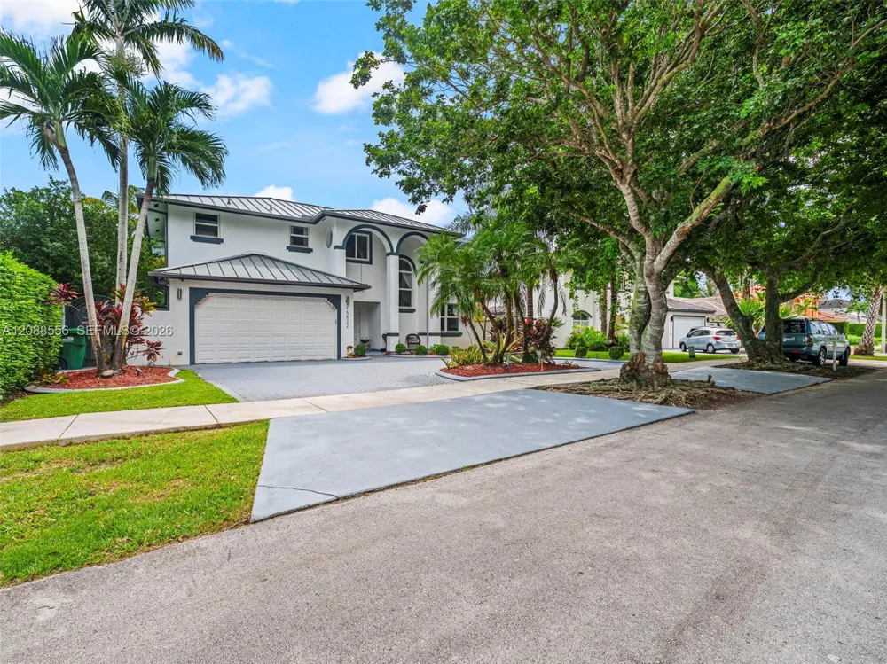 15822 SW 103rd Ln Miami, FL 33196