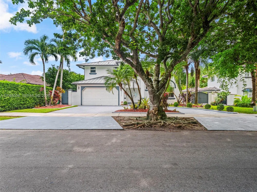 15822 SW 103rd Ln Miami, FL 33196