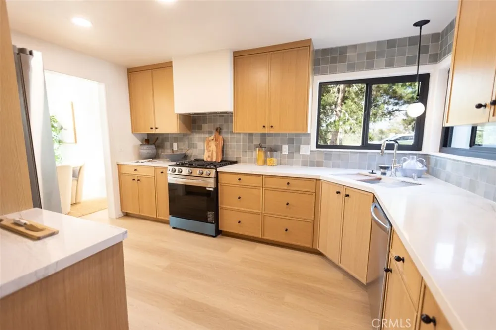 1095 Sea Terrace Costa Mesa, CA 92627