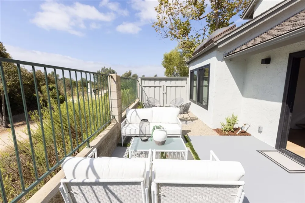 1095 Sea Terrace Costa Mesa, CA 92627