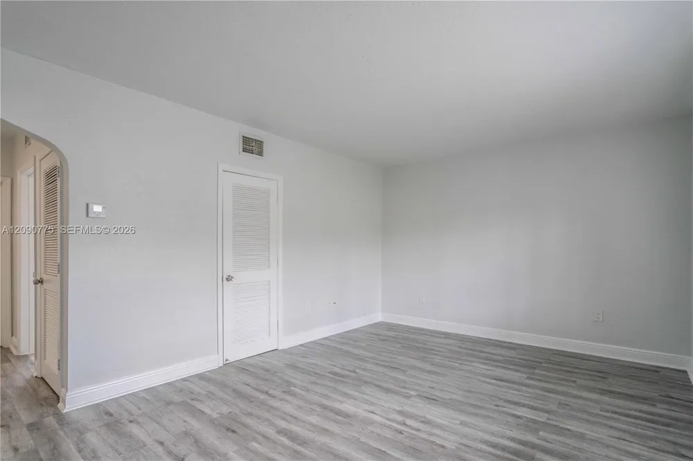 1007 Bay Dr #203 Miami Beach, FL 33141