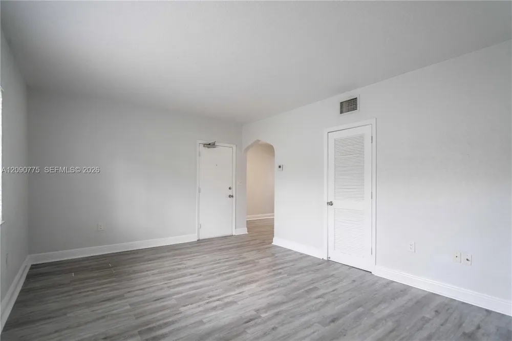 1007 Bay Dr #203 Miami Beach, FL 33141