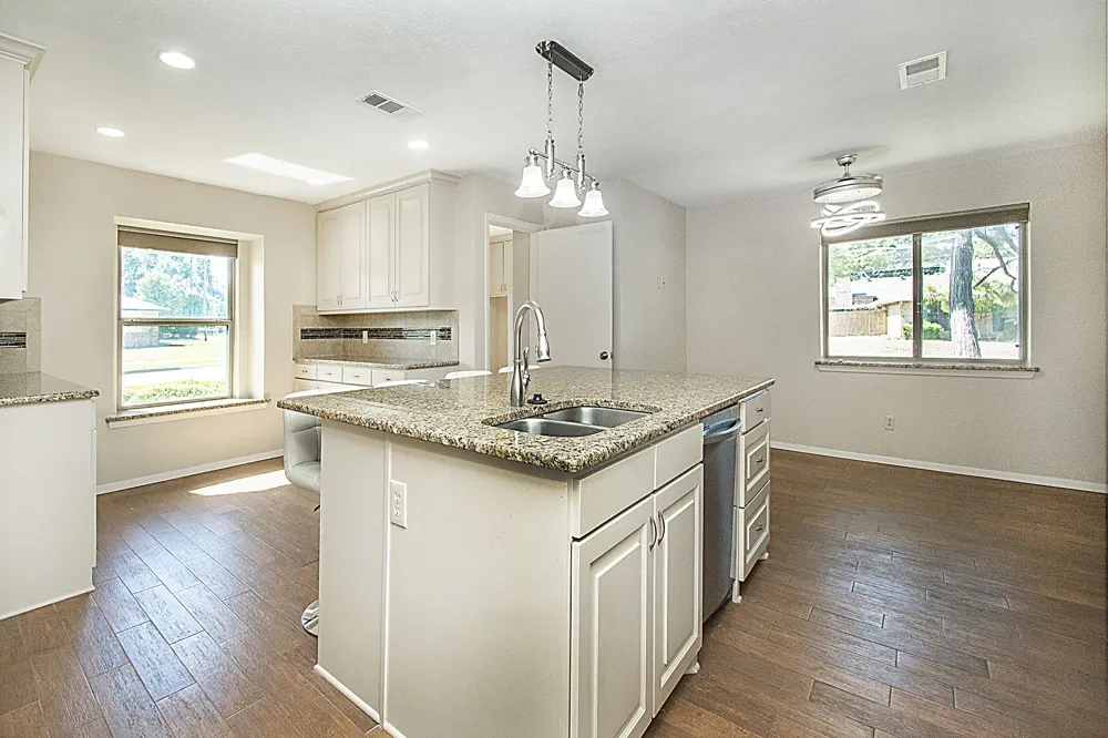 442 Valley Glen Drive Richardson, TX 75080