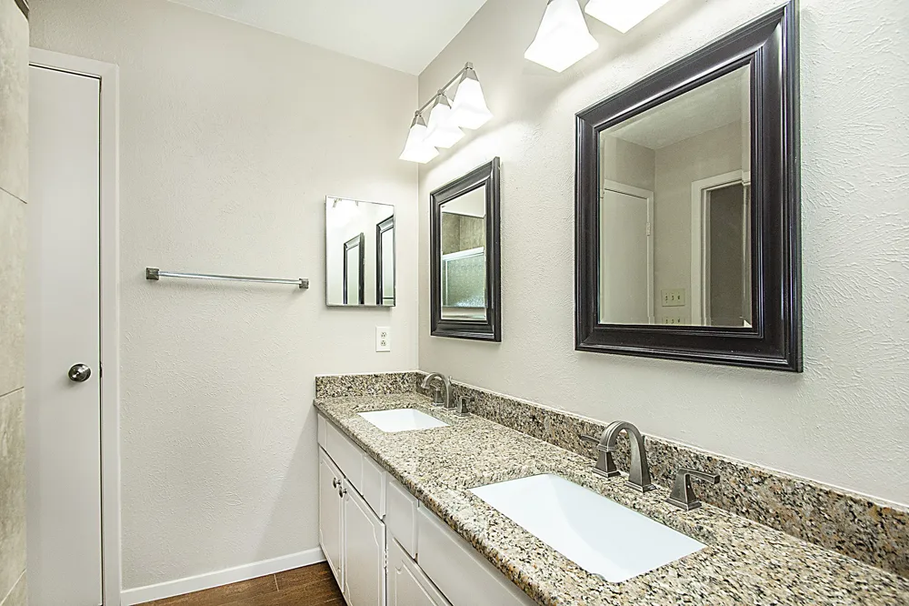 442 Valley Glen Drive Richardson, TX 75080