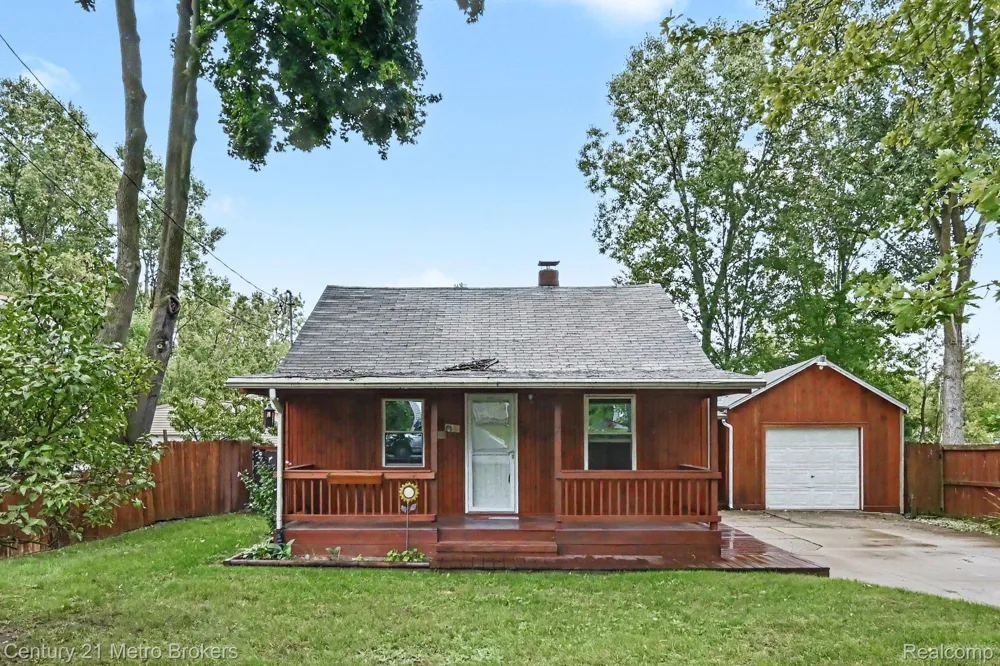 3222 Comer Drive Genesee Charter Township, MI 48506