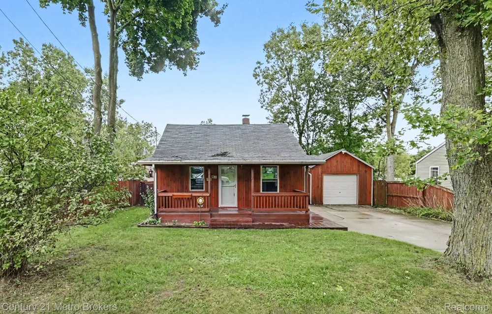 3222 Comer Drive Genesee Charter Township, MI 48506