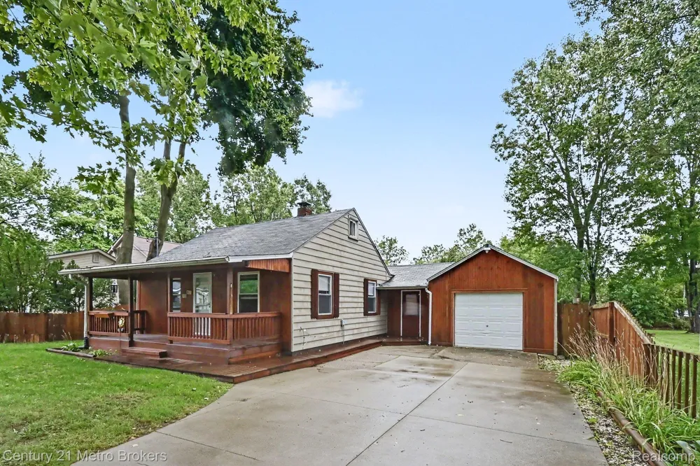 3222 Comer Drive Genesee Charter Township, MI 48506